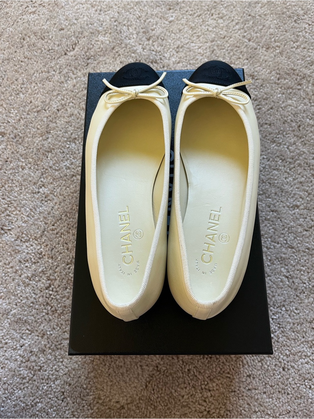 Chanel Authentic Ivory Ballet Flats Size 39 - Picture 9 of 15